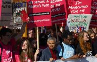 1,000s gather in London for ‘biggest’ anti-Brexit rally seeking final say